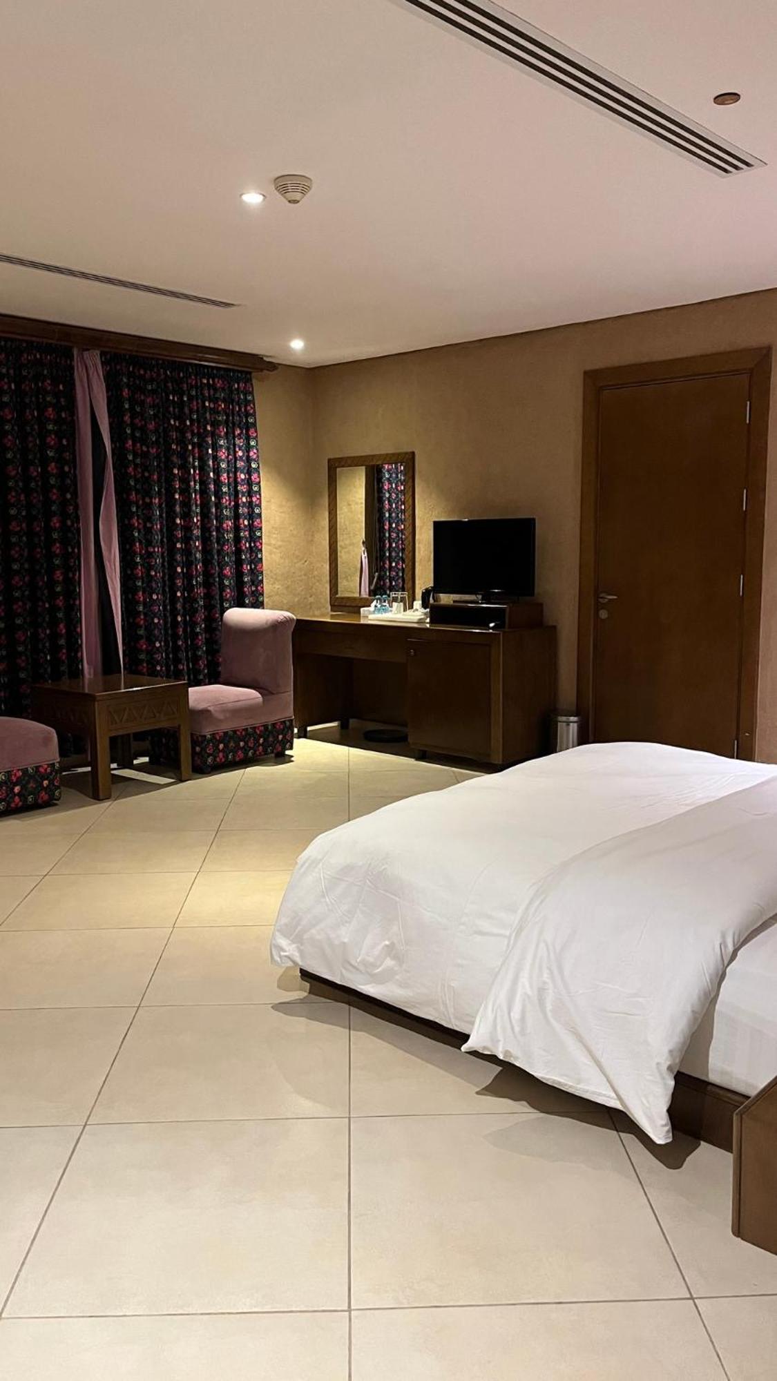 Al Malfa Resort Unaizah Ngoại thất bức ảnh