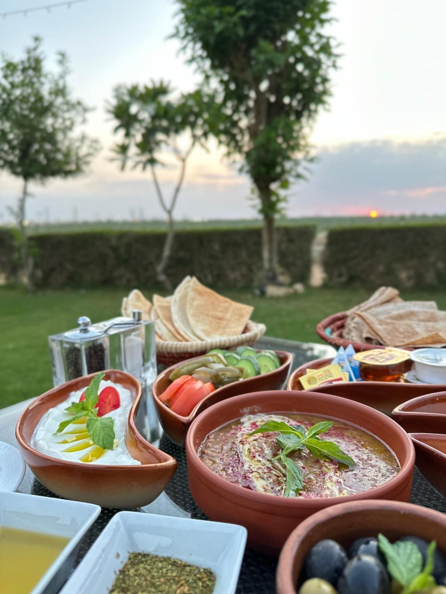 Al Malfa Resort Unaizah Ngoại thất bức ảnh